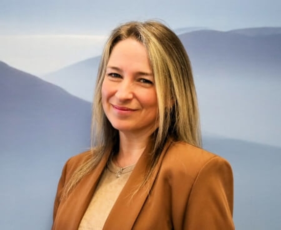 Headshot of Julie Morris