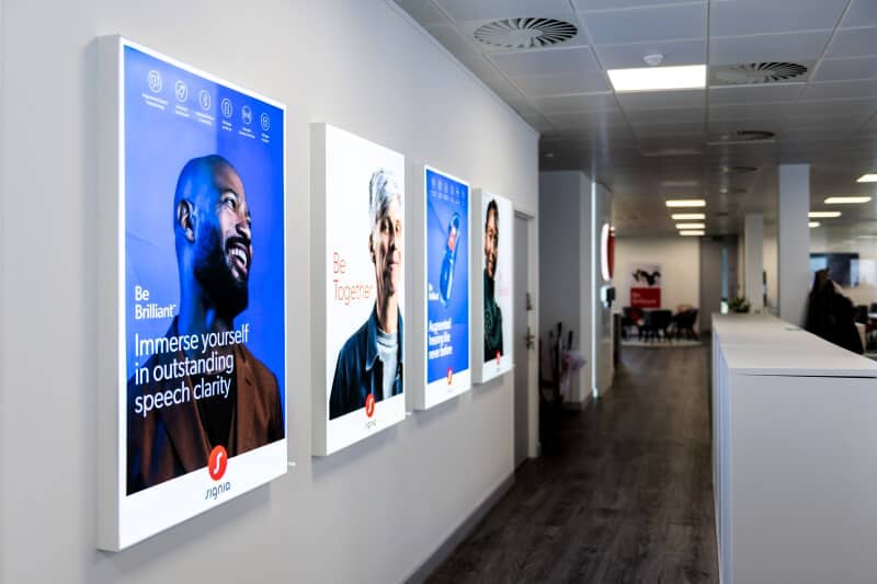 Signia Hearing Light Box