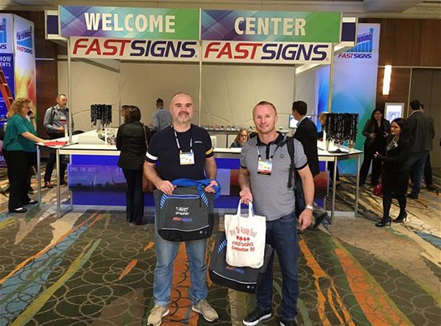 fastsigns-convention-andy-vinny
